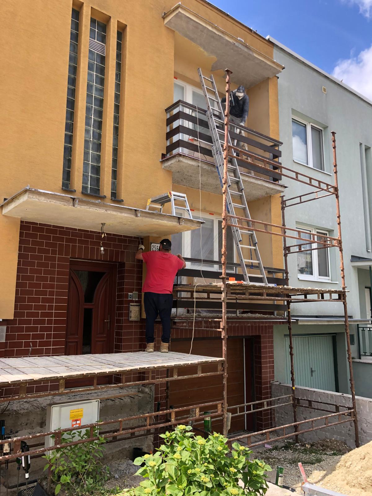 Rekonštrukcia chodníka a nájazdu